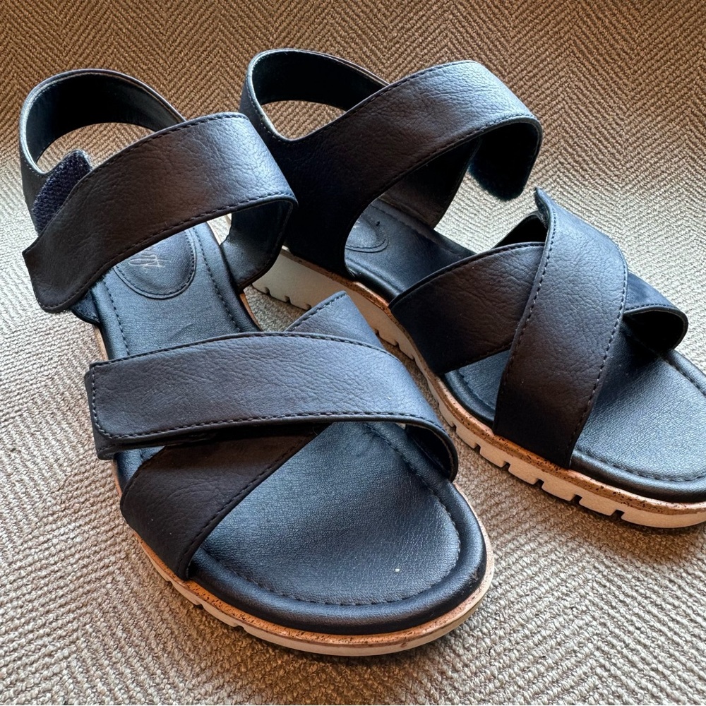 Eurosoft by Sofft navy blue sandals